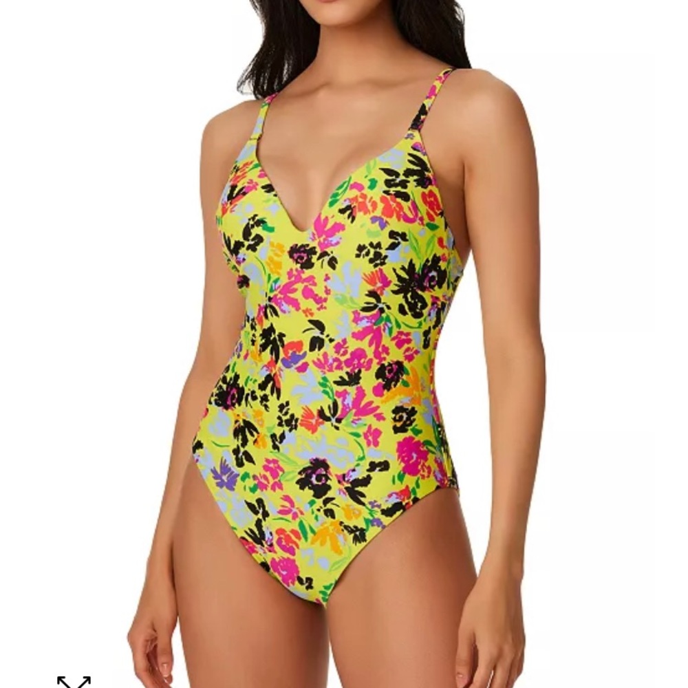 BAR III Women's Floral Chic molded cup sweetheart neckline One-Piece Swimsuit M